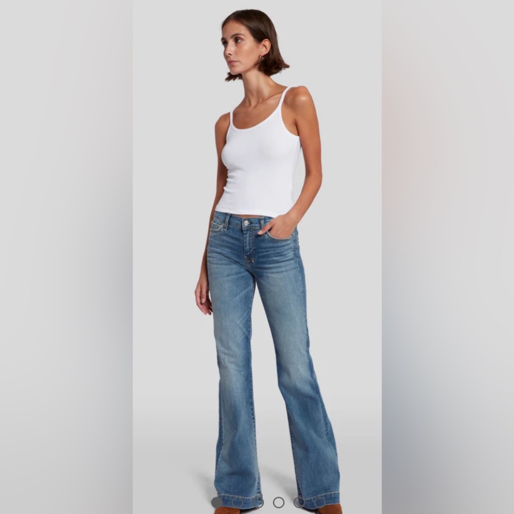 7 FOR ALL MANKIND DOJO Signature trouser jean Wide leg subtle flare. Size 27